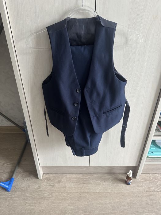 Продам костюм школьный