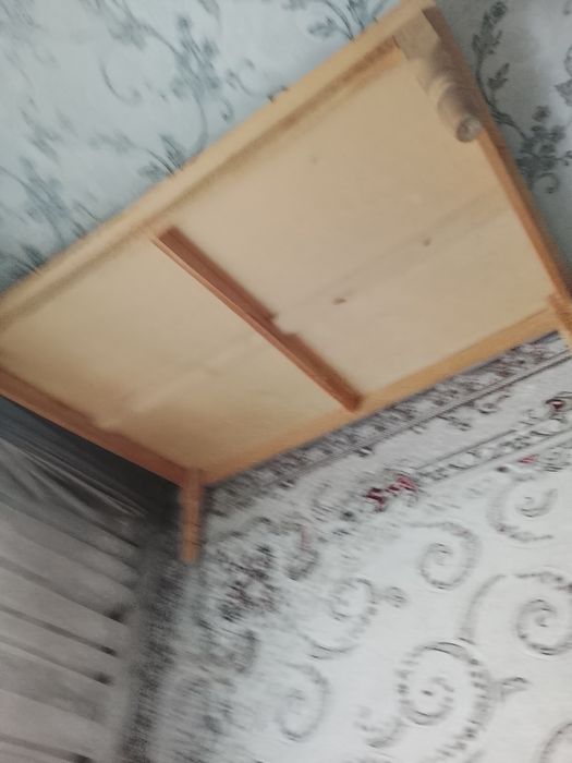 Срочно продам стол