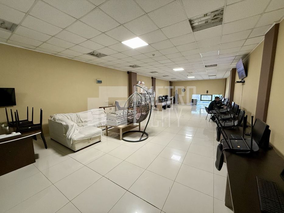 Продава се Офис в София, Младост 3 - 155 кв.м за 1600 €/кв.м - Снимка #1