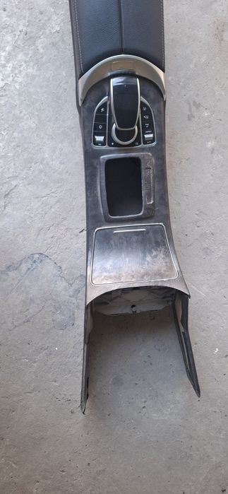 Продам бар от мерседеса w205 то что на фото.бар сотилади расмдиги бар