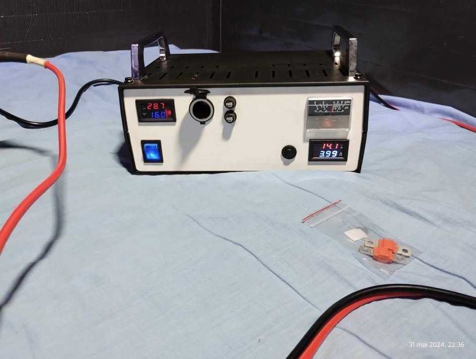 Redresor baterie auto/Incarcator/Sursa 12 V - 12 A