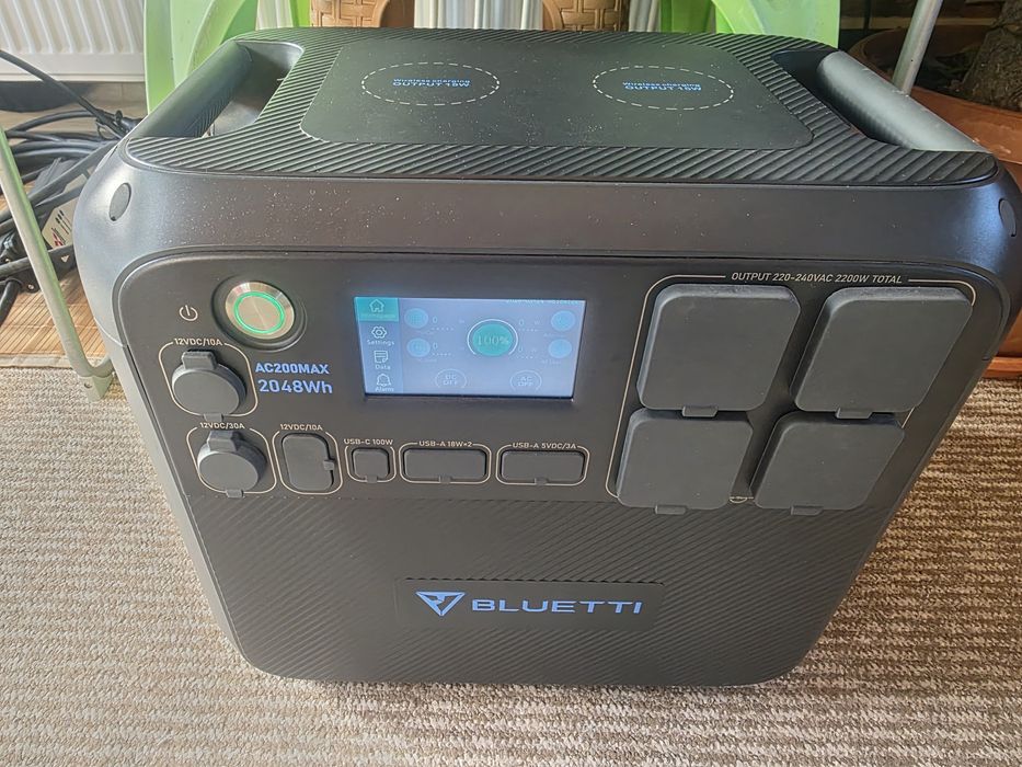 Bluetti Ac200max acumulator generator powerstation