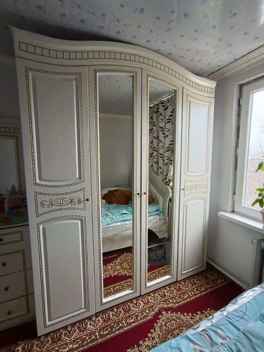 Спальный гарнитур