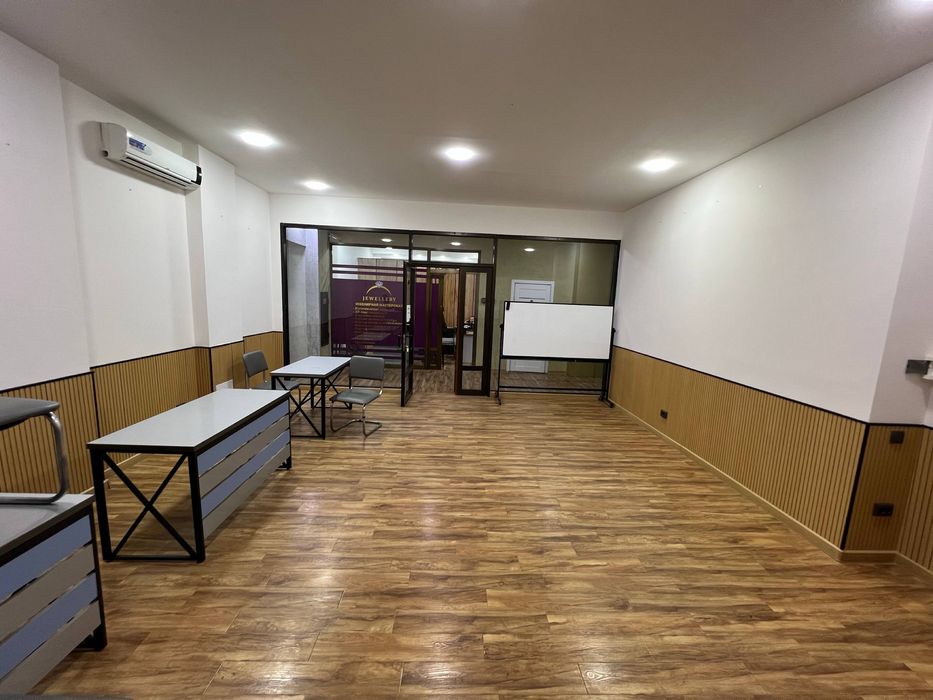 Аренда под Офис 37м2 1 линия! 3 минут от метро Новза! 1110$