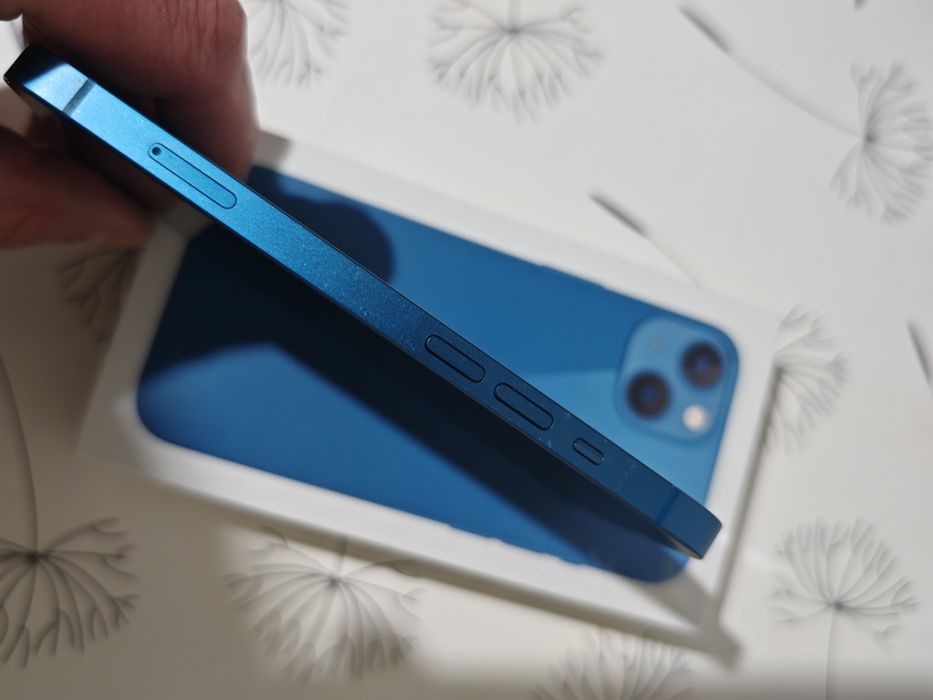 iPhone 13 ,128 GB !