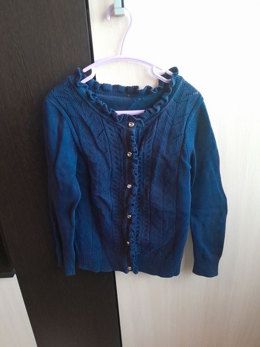 Продам школьную одежду для девочки