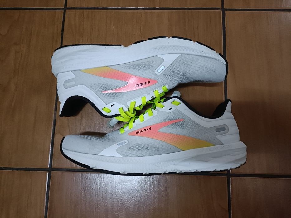 Adidasi brooks marimea 40