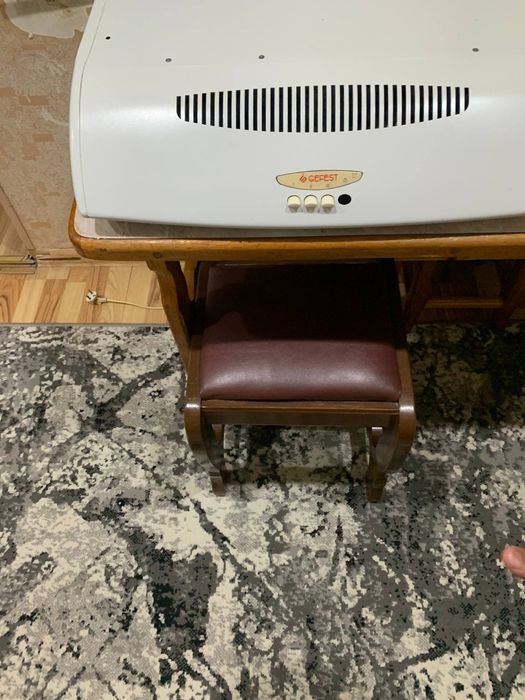 Gaz plita va vitechka sotiladi srochno