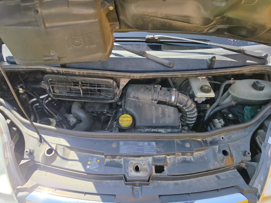 Vand opel vivaro 5 locuri l2h2