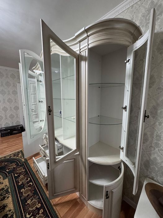 Горка (сервант)