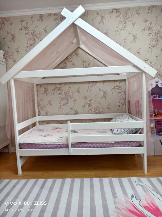 Детская кровать домик