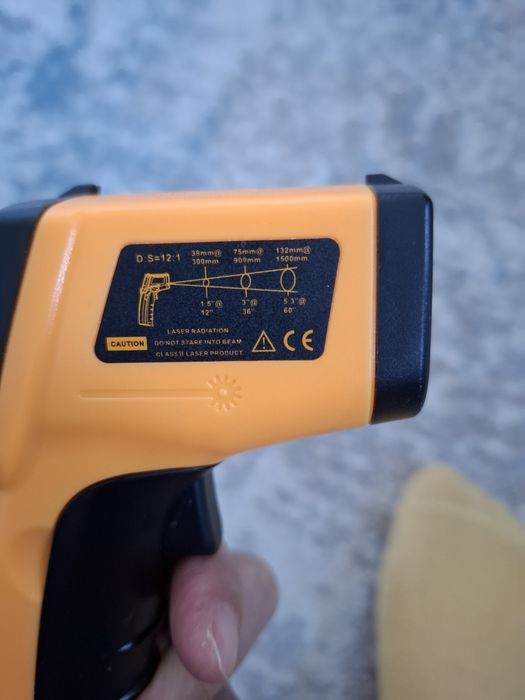 Продаётся термометр инфракрасный