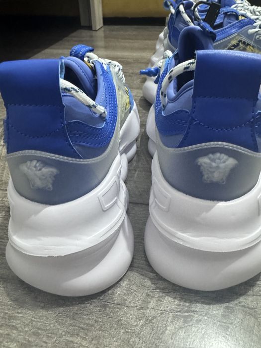 Versace chain reaction