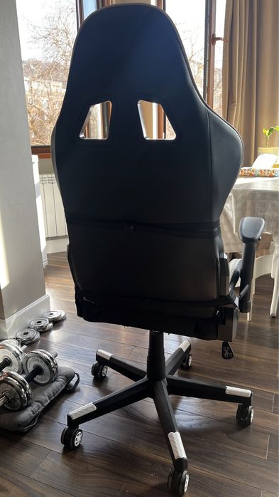 Игровое компьютерное кресло