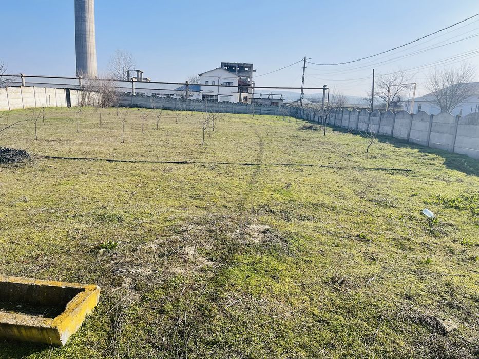 Vand - închiriez teren 1116 mp