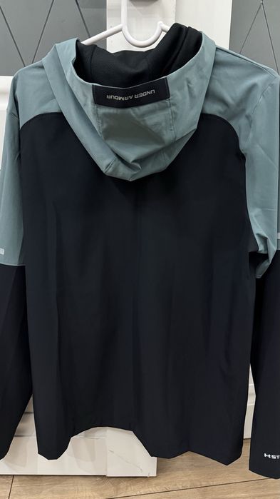 Under Armour ветровка новая