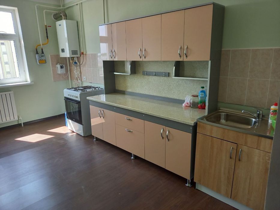 6 mikrorayonda katta 3 xonali uy sotiladi