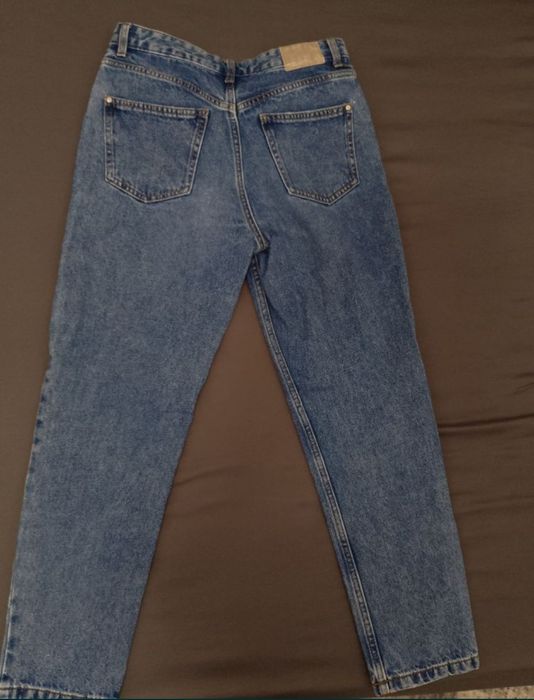 Два броя дънки .