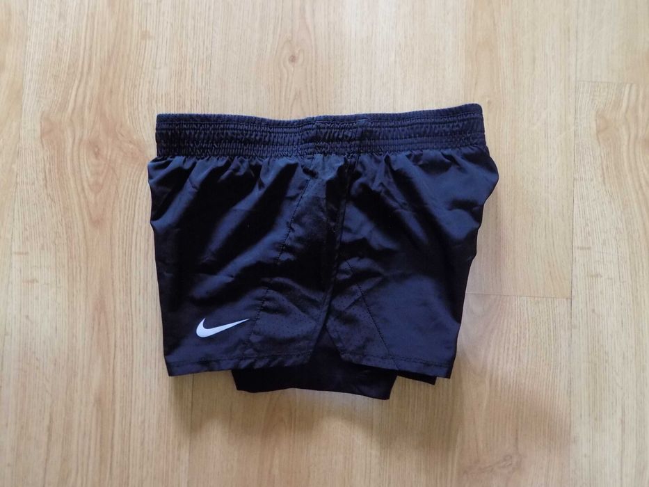 къси панталони nike шорти гащета екип спортни крос фитнес дамски оригинални XS