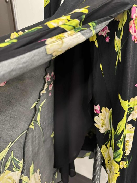 Черна рокля GUESS