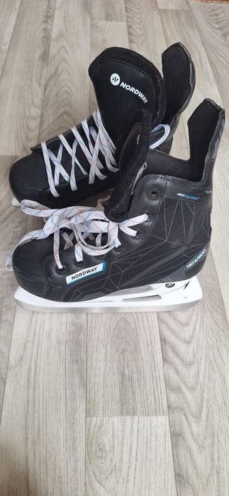 Продам коньки детские