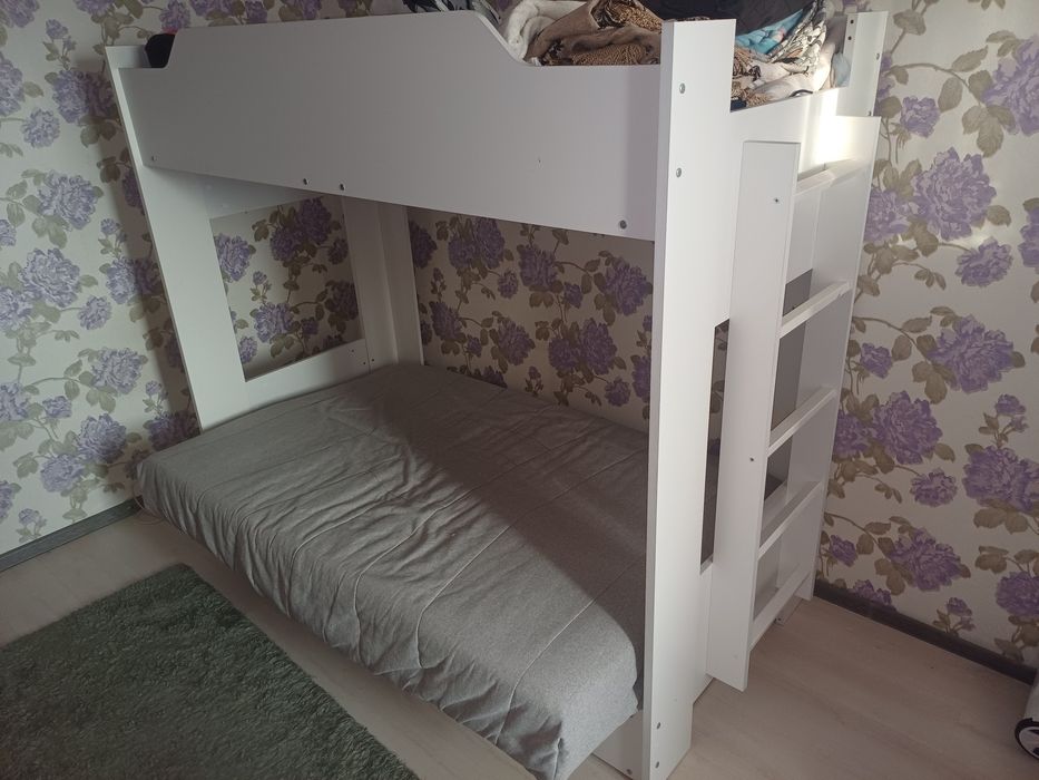 Двухярустная кровать.