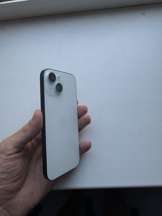 Телефон Iphone 15