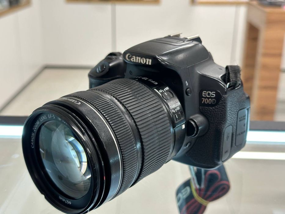 Canon EOS | 700D