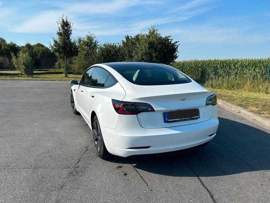 На части 2021 TESLA MODEL 3 реални 44 000, почти всичко налично