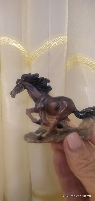 Лошадка. Гипсовая статуэтка