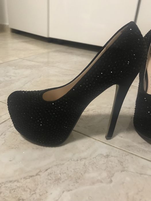 Дамски токчета с камъни