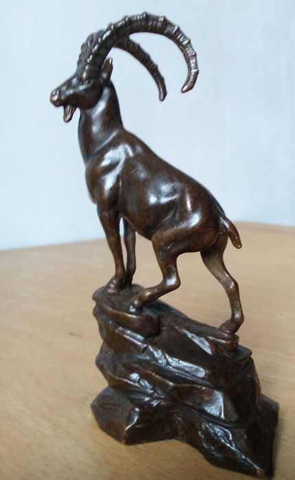 Бронзова статуетка