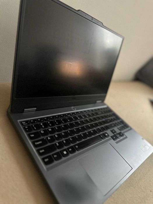 Laptop Lenovo LOQ 15ARP9 – Ryzen 5, 24GB RAM, SSD 512GB – Perfect pentru gaming & multitasking + COOLER CADOU