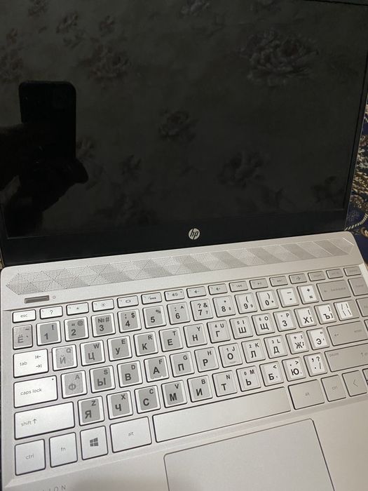 hp pavillion 13 noutbok sotiladi srochna