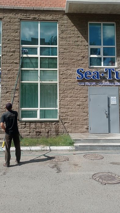 Мойка витражей и окон  в Астане