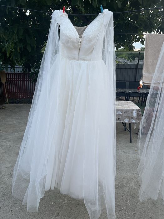 Rochie de Mireasă Elegantă – Mărimea 42–44