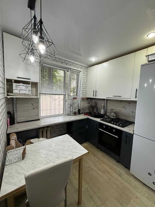 Продам  двух комнатную квартиру