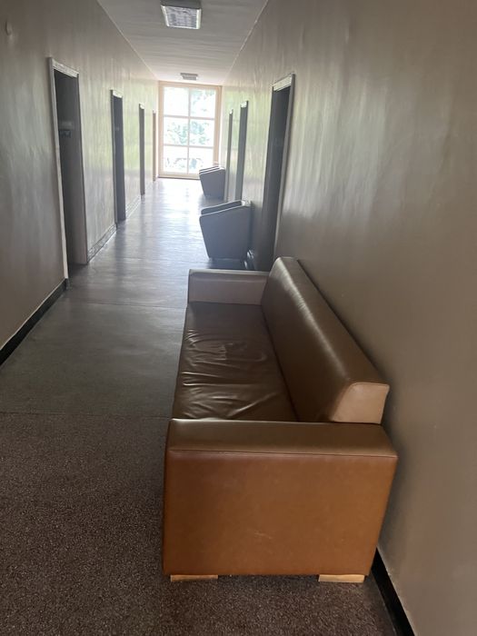 маси, столове,дивани, чаши, чини, осветление