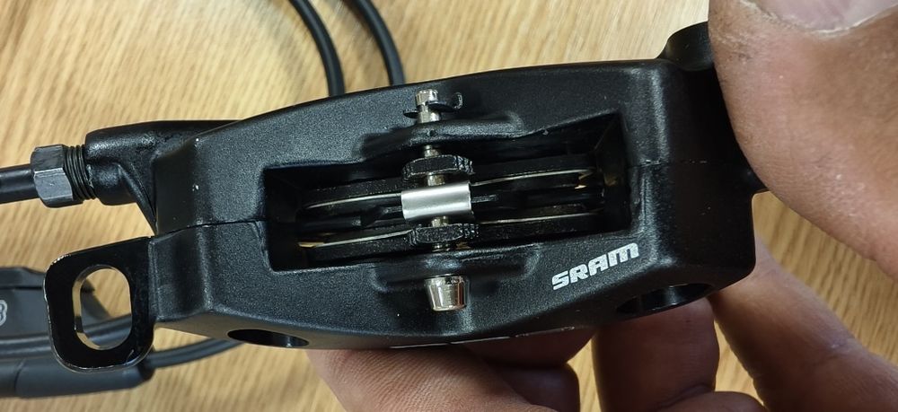 Нови комплект Хидравлични спирачки Sram DB8 - четирибутални (с минерално масло)