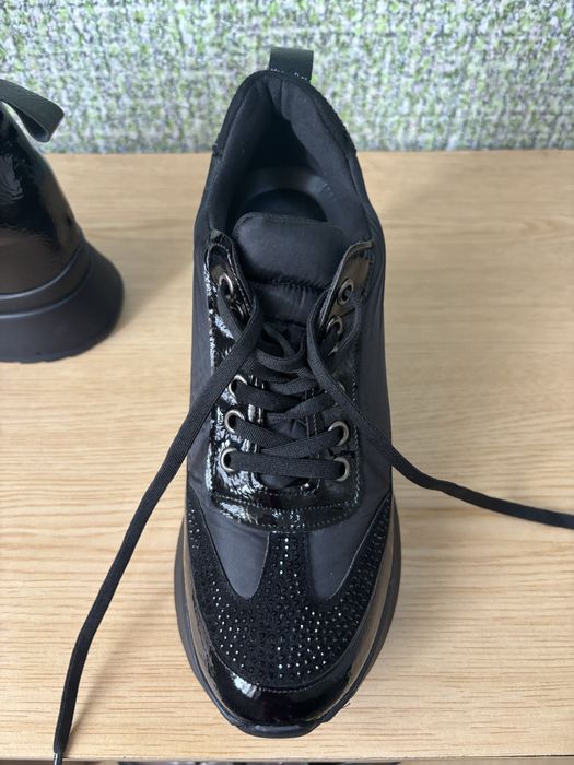 Чисто нови обути веднъж обувки със скрита платформа!!