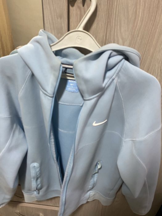 Продам брендовые вещи Nike moncler
