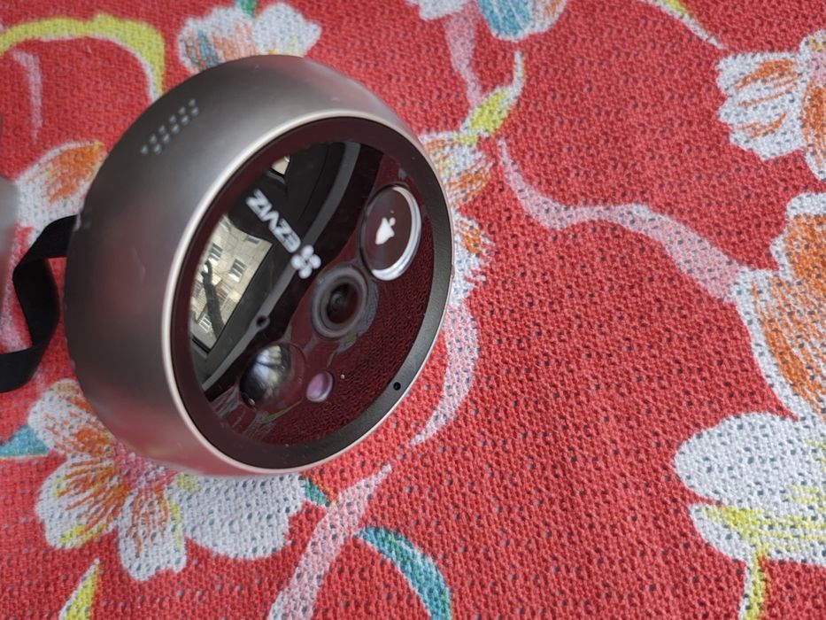 Видео глазок ezviz