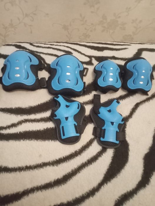 Продам детские защитные щитки