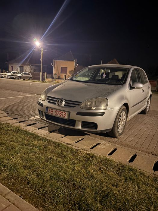 Vand Golf 5 in stare buna
