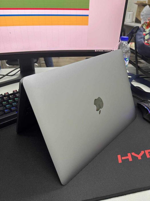 MacBook Pro (13-inch, M1, 2020)