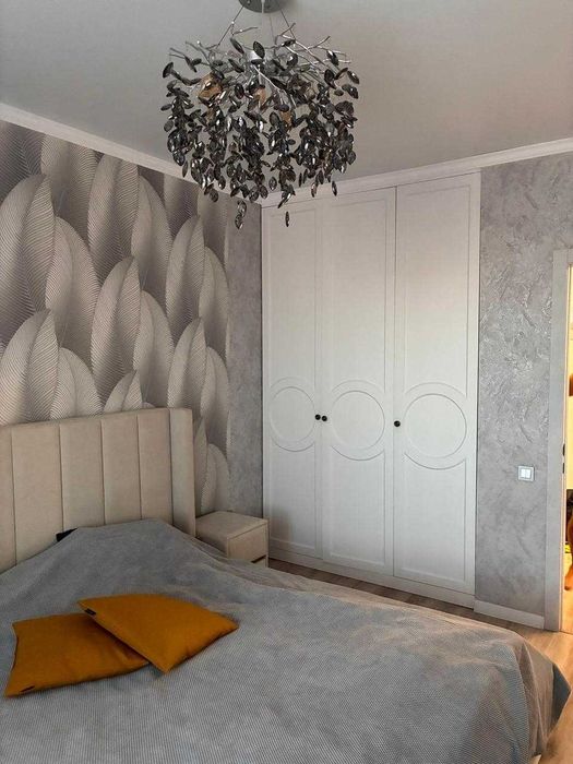 Продам 3-х комнатную квартиру в районе плазы