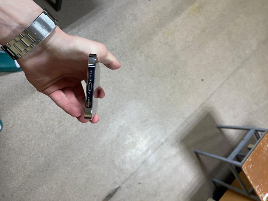 Продам Iphone 13 pro