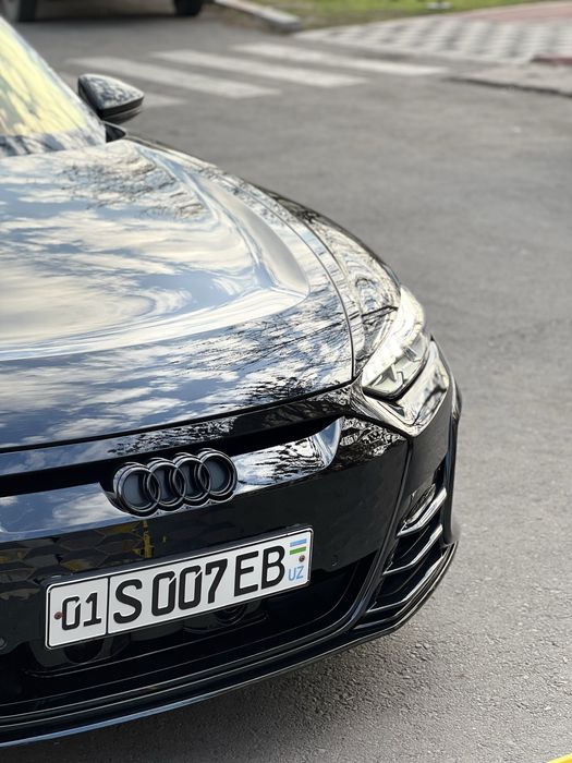 Audi e tron gt срочно