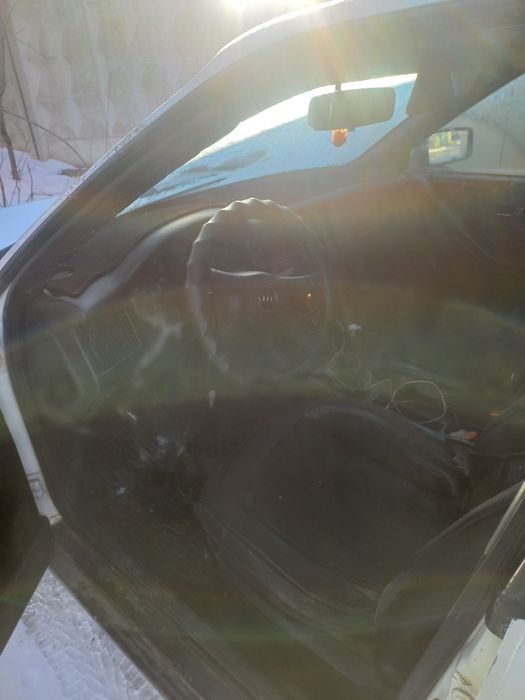 Продаю ауди 80 б4