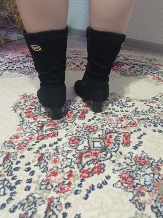 Продам замшевые сапожки